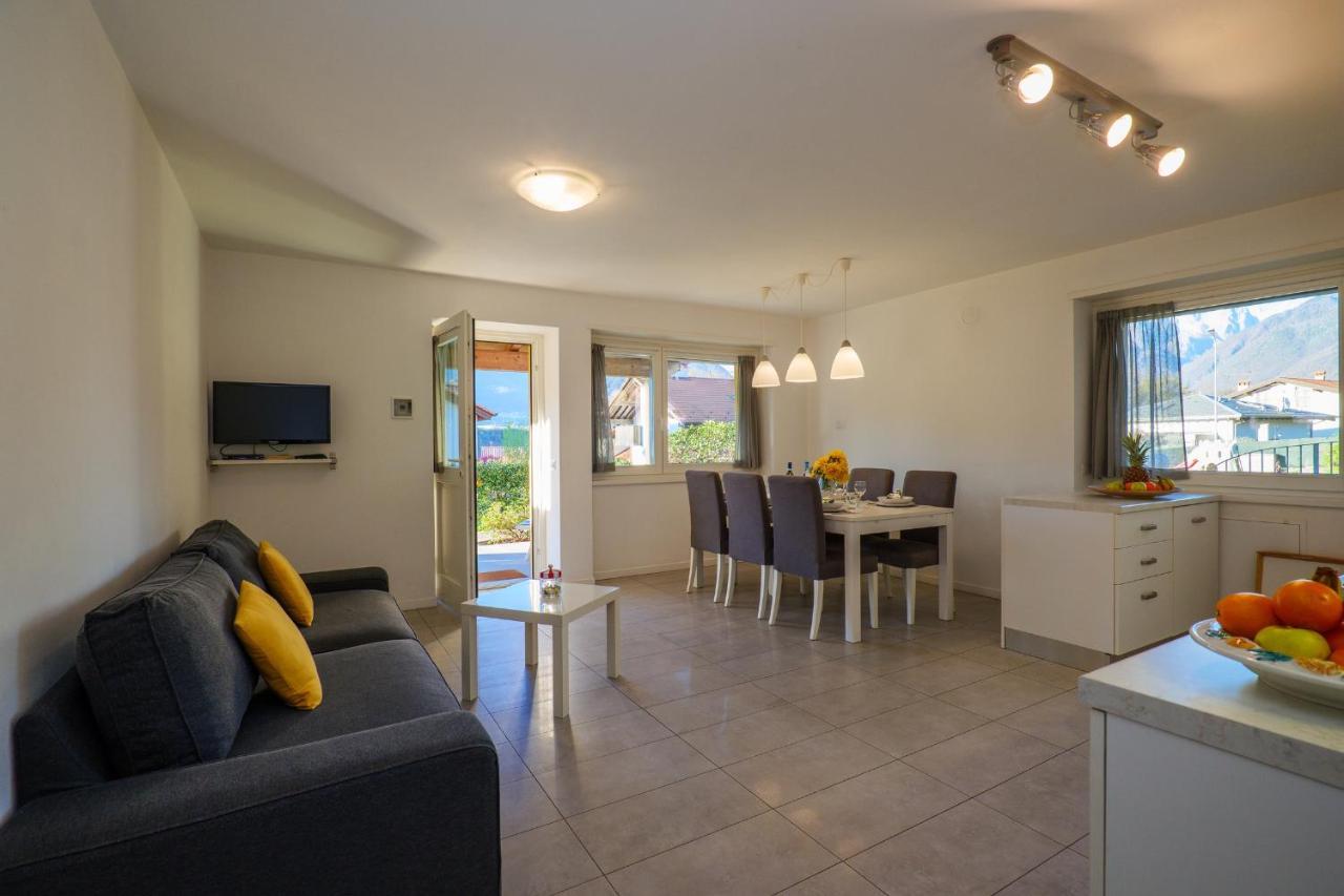 Residence Girasole Casa Gialla Colico Exterior photo